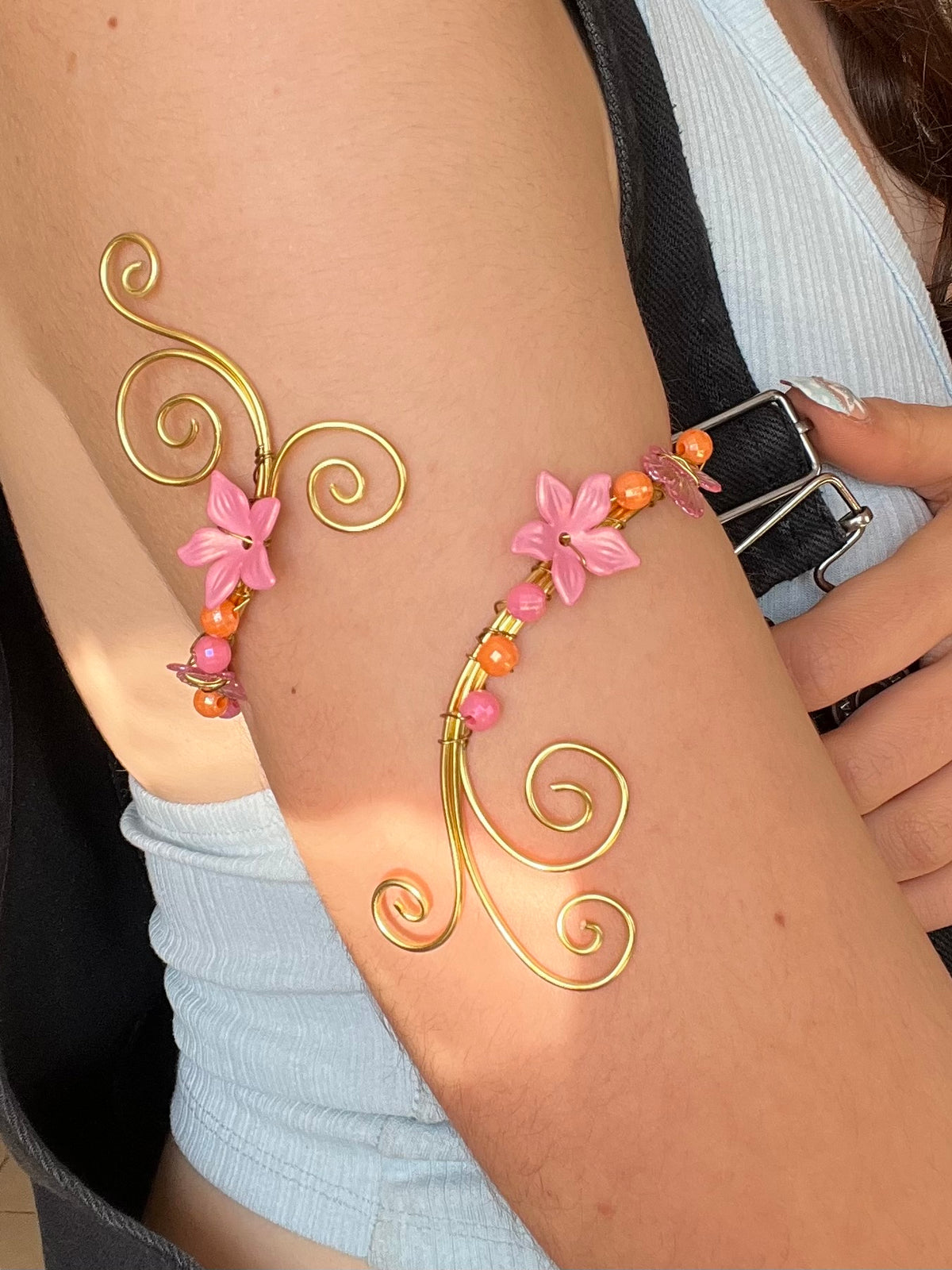 Brazalete tropical dorado