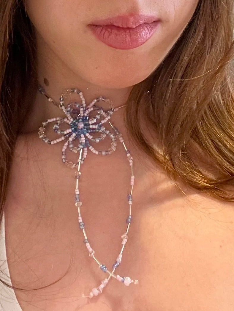 Collar de florecita